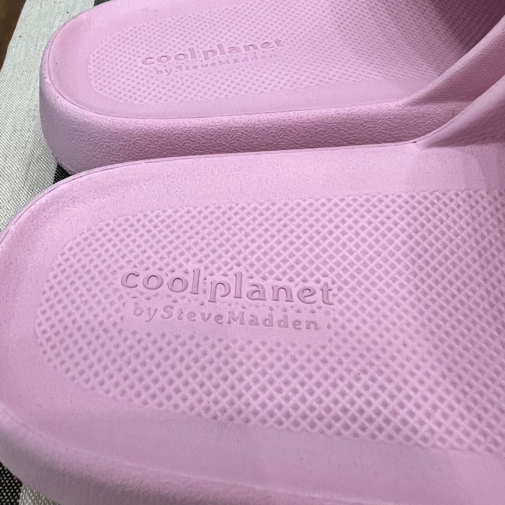 Brand NEW Steve Madden Cool Planet Pink Slides Size 8 - Picture 5 of 6